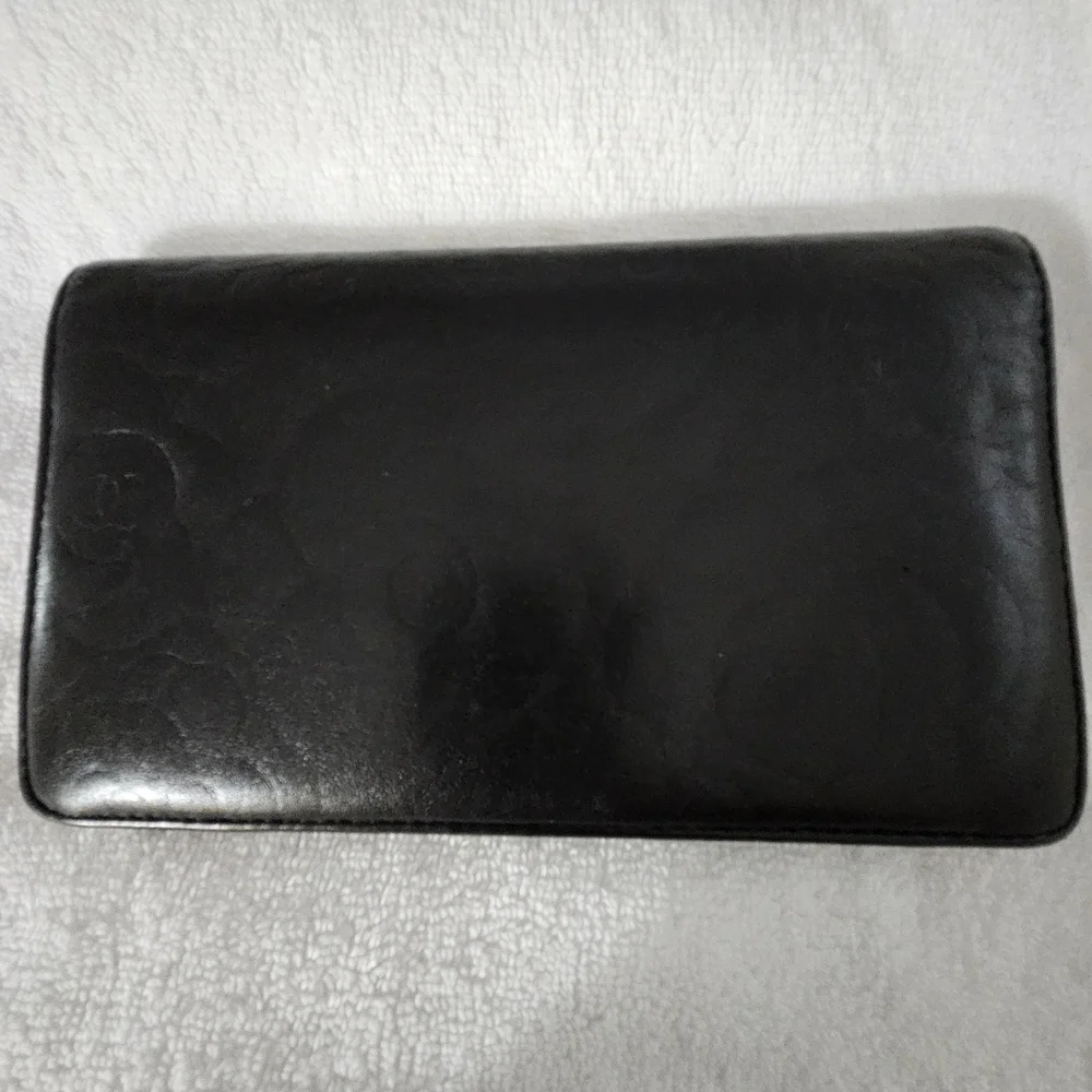 💕❣️Chanel Camellia Black Leather Wallet - Women - Great Condition🩷❤️